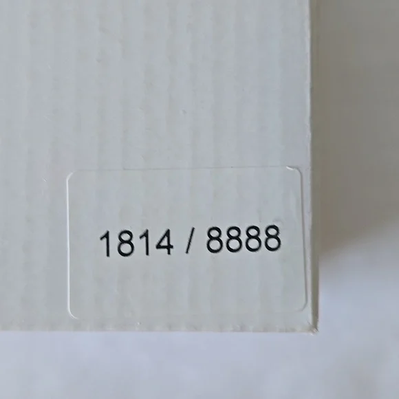 Swatch White With Reflective Dial. New In Box. SUOZ260S Number 1814/8888 - Picture 3 of 5